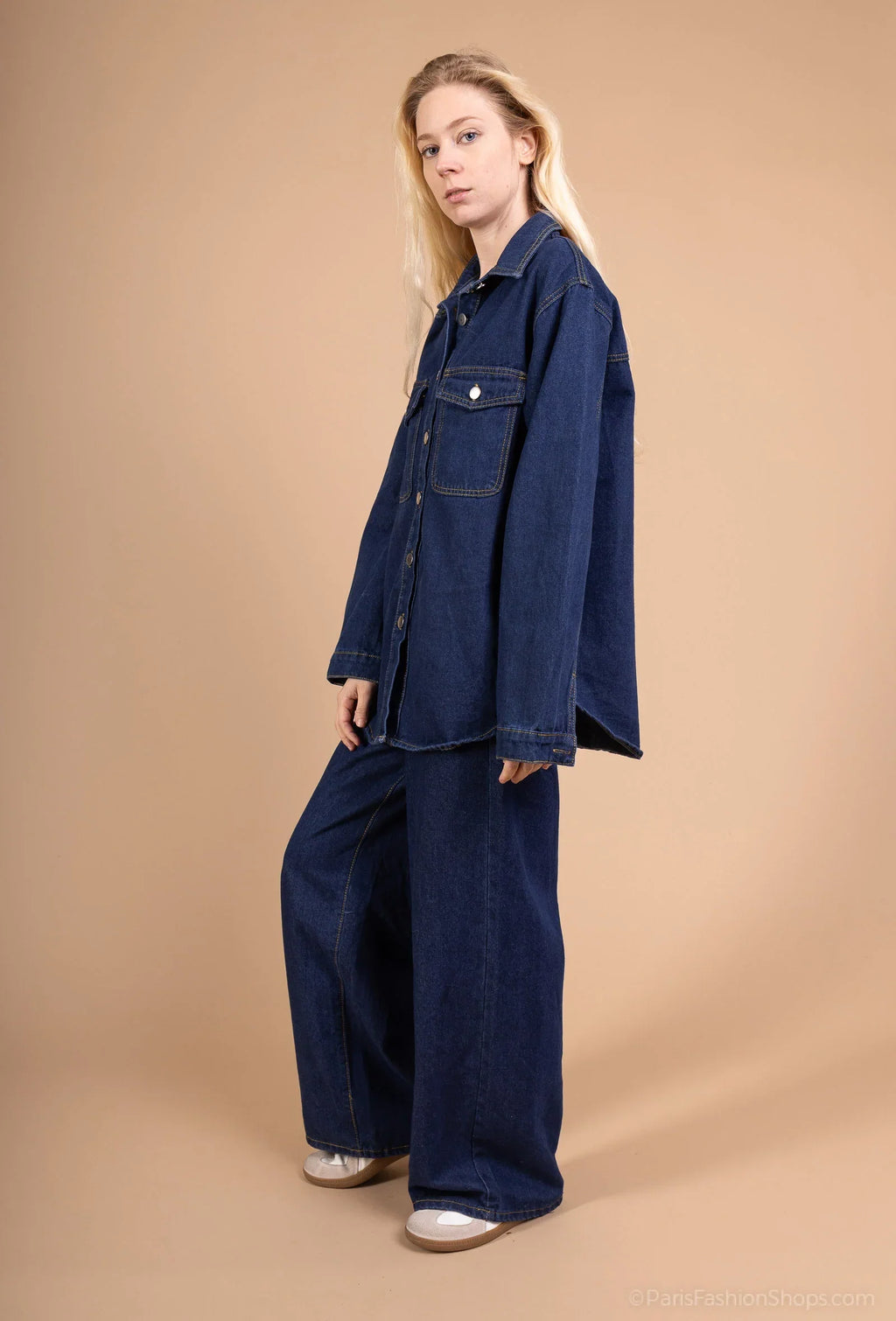 High-waisted wide-leg denim jeans – relaxed straight fit