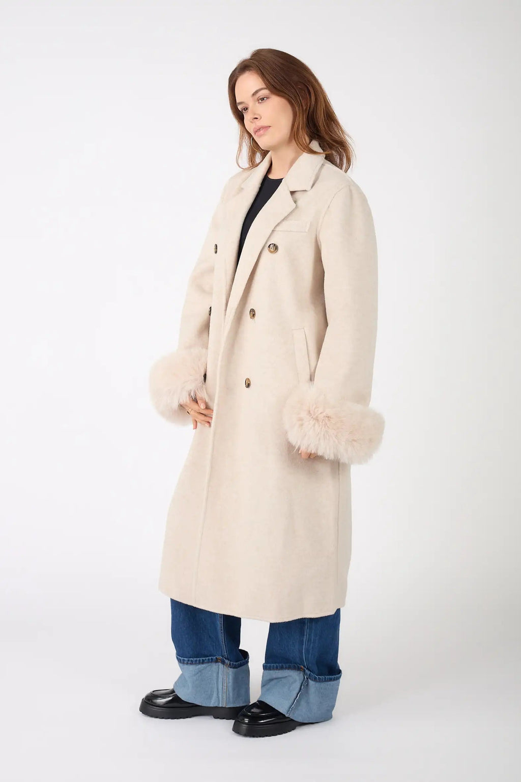 AURORA Coat – Premium Wool & Soft Cuffs