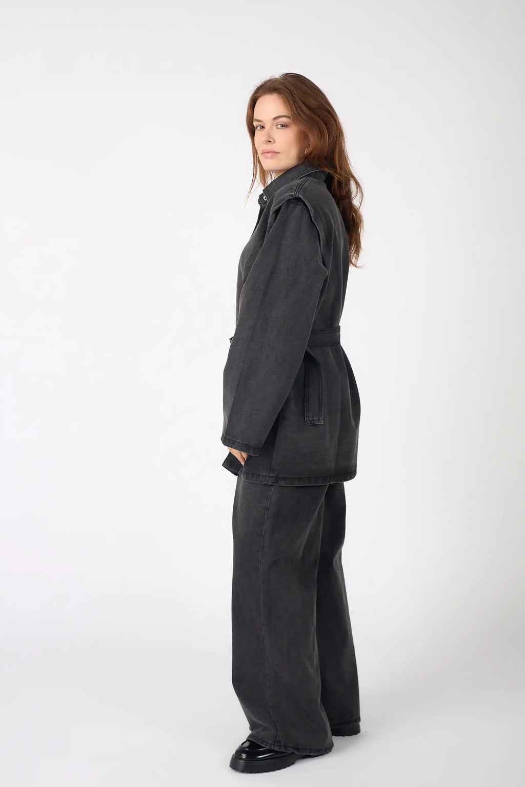 DENVER – Denim set with belted shirt and wide-leg pants