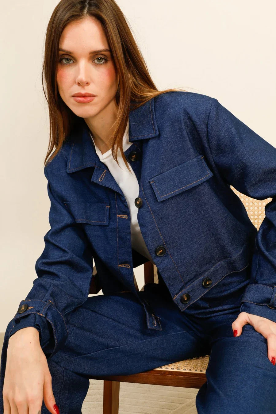 Buttoned cropped jacket + flowy pants set – chic and minimalist look