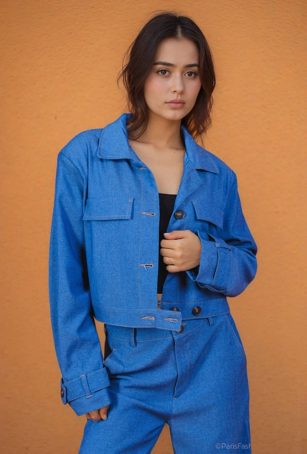 Buttoned cropped jacket + flowy pants set – chic and minimalist look