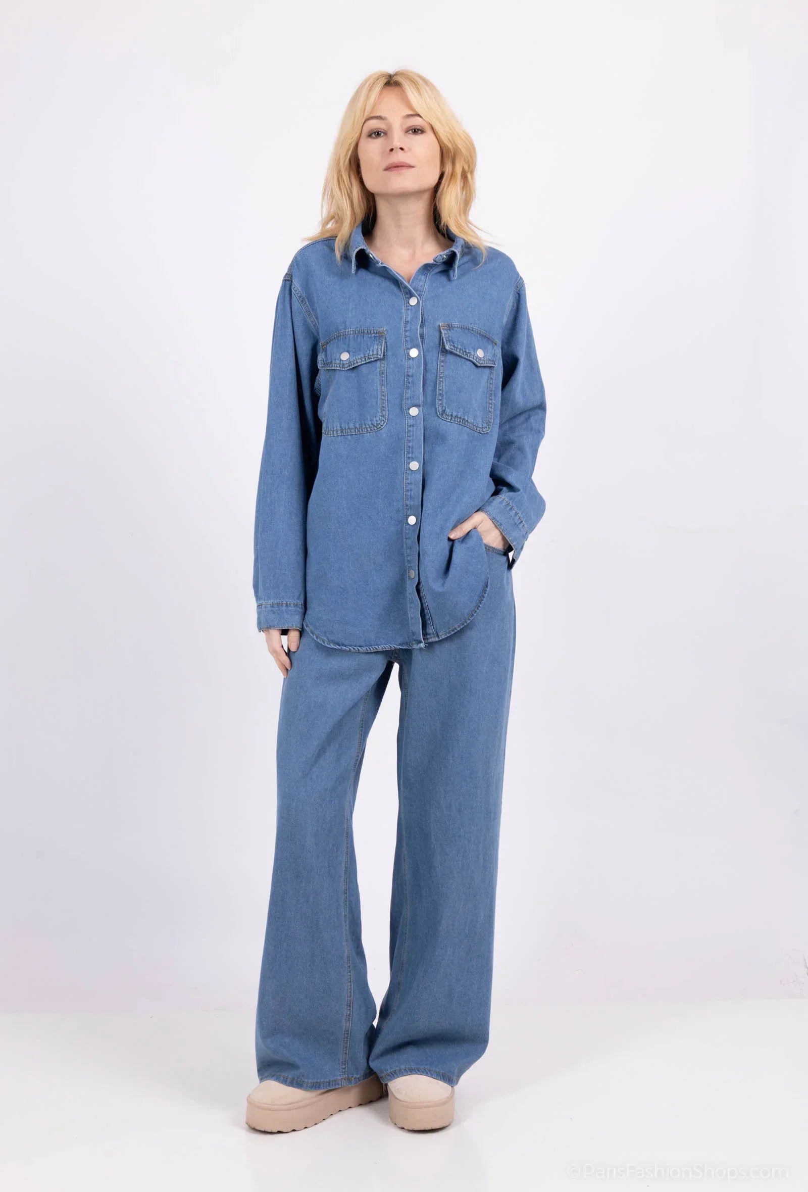 High-waisted wide-leg denim jeans – relaxed straight fit