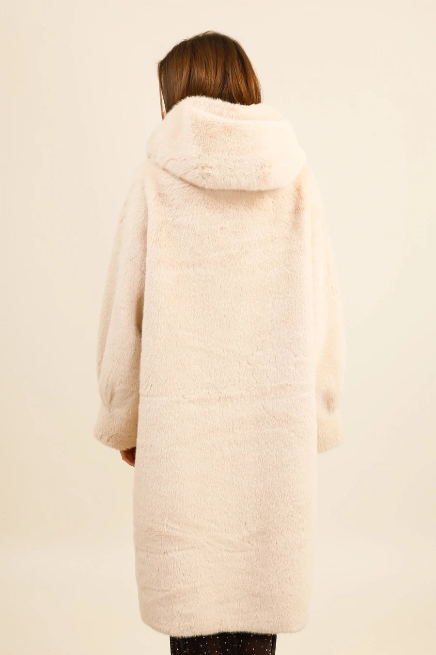 AURA – Long hooded coat in premium faux fur