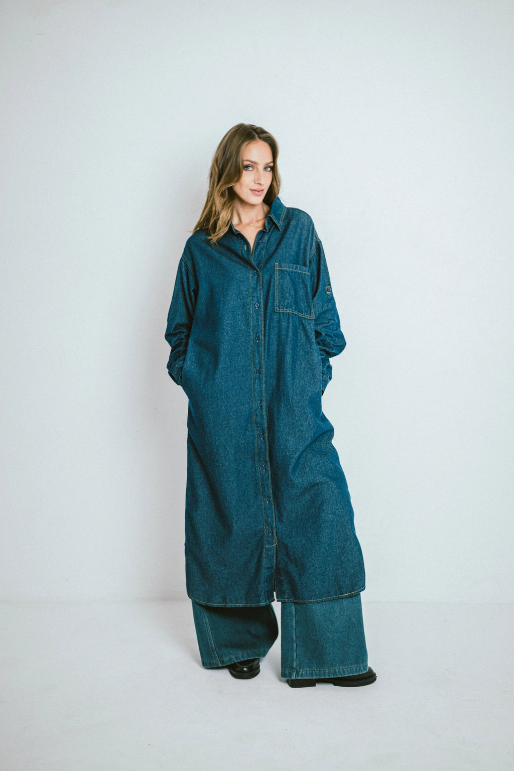 DENVER – Oversized long denim shirt
